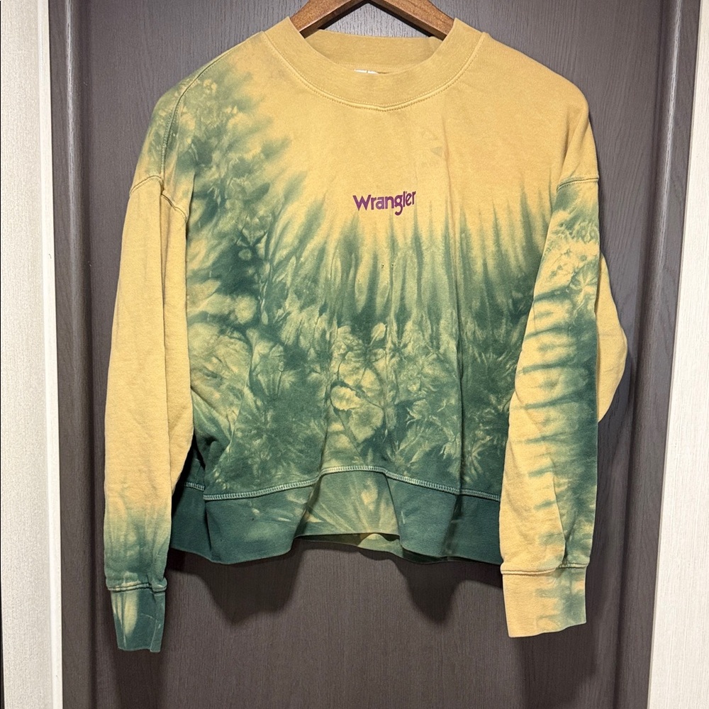 Wrangler Women's Green and Yellow Tie-Dye Sweatshirt